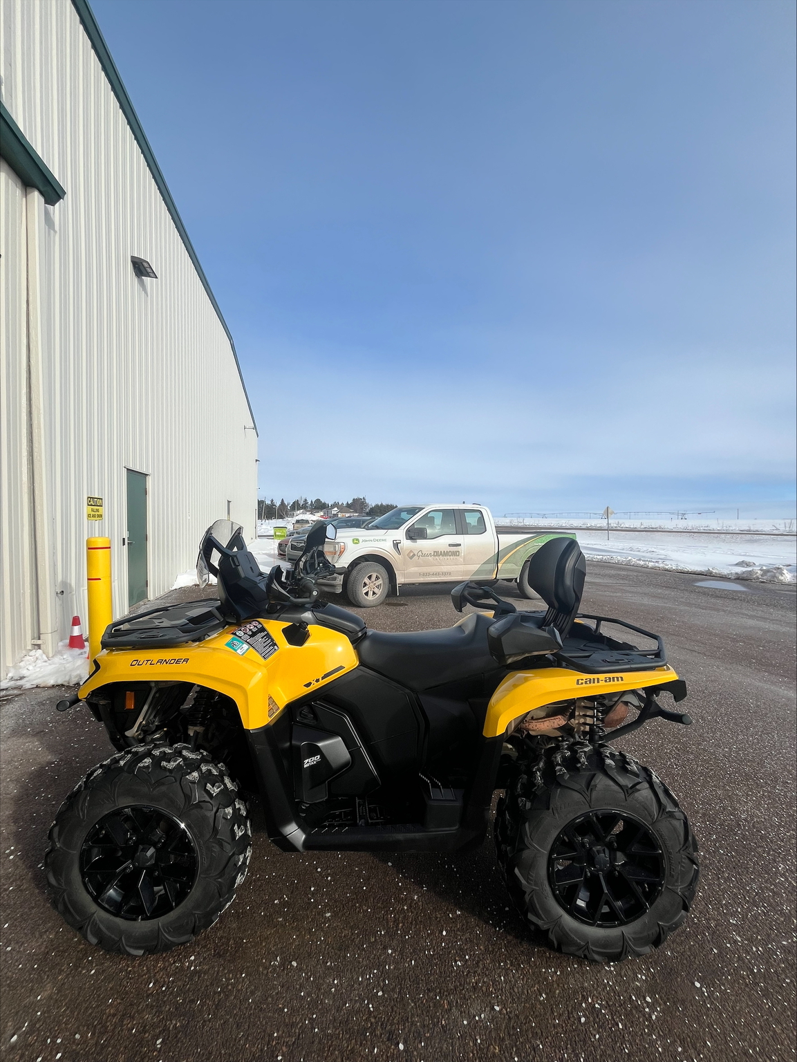 2024 Can-Am Outlander Max XT 700 Image 10