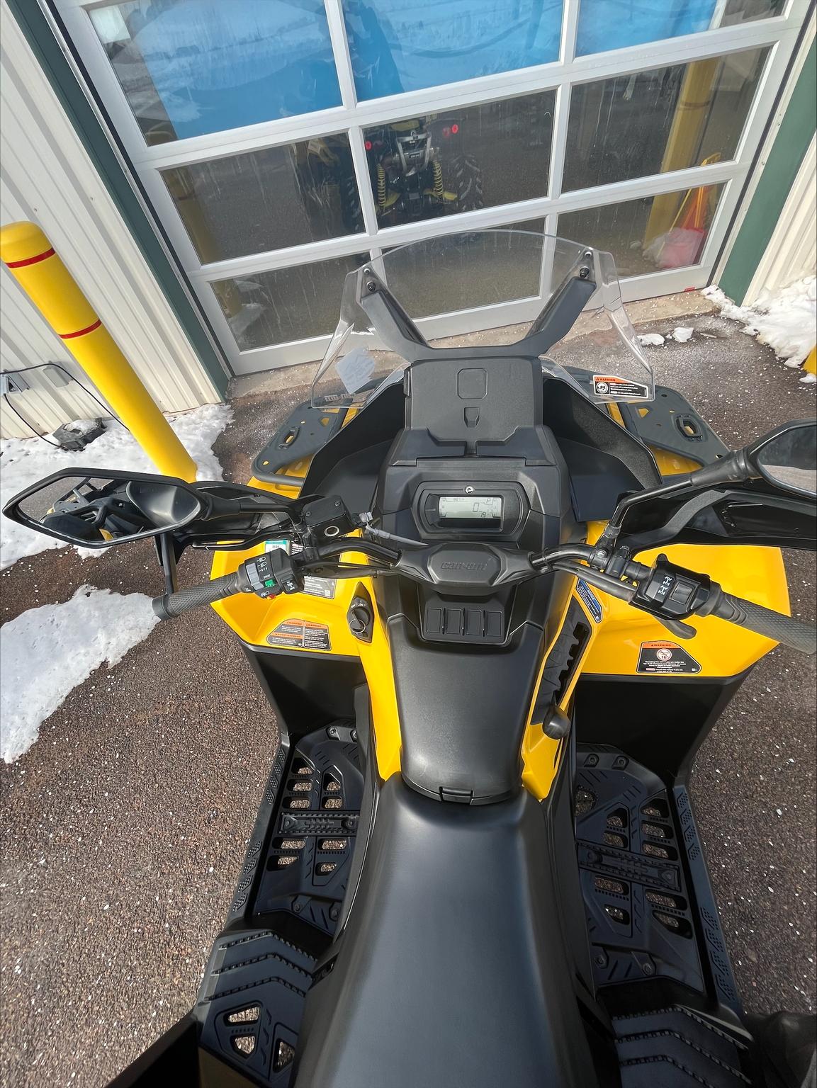 2024 Can-Am Outlander Max XT 700 Image 9