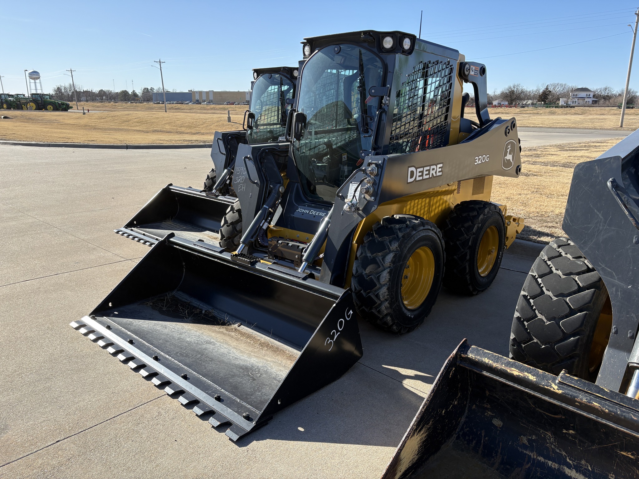 2024 John Deere 320G Image 4
