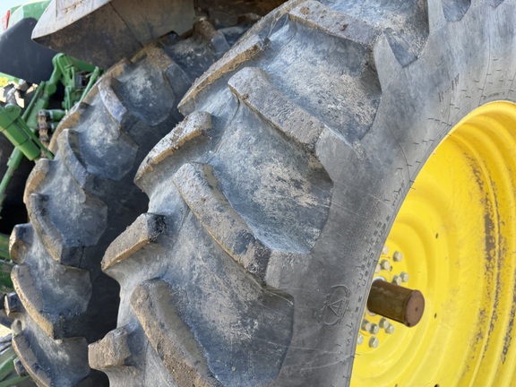 2025 John Deere 8R 370 - Photo15