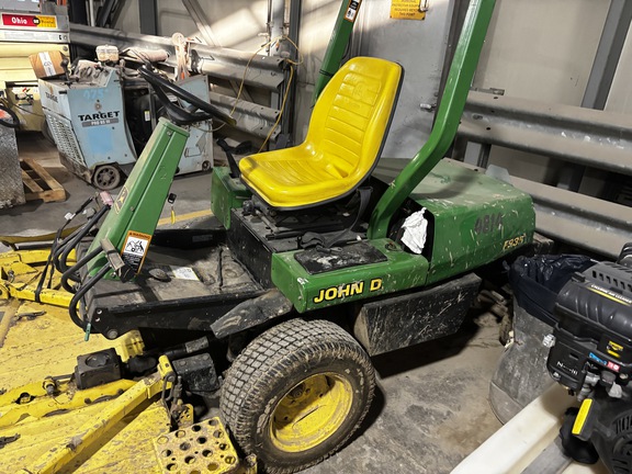 Used 1998 John Deere F935 Commercial Front Mowers at Koenig Equipment in Richmond, IN - Photo4