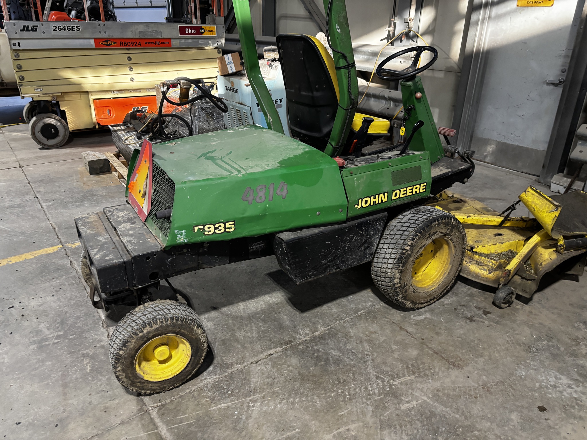 Used 1998 John Deere F935 Commercial Front Mowers at Koenig Equipment in Richmond, IN - PhotoXL3