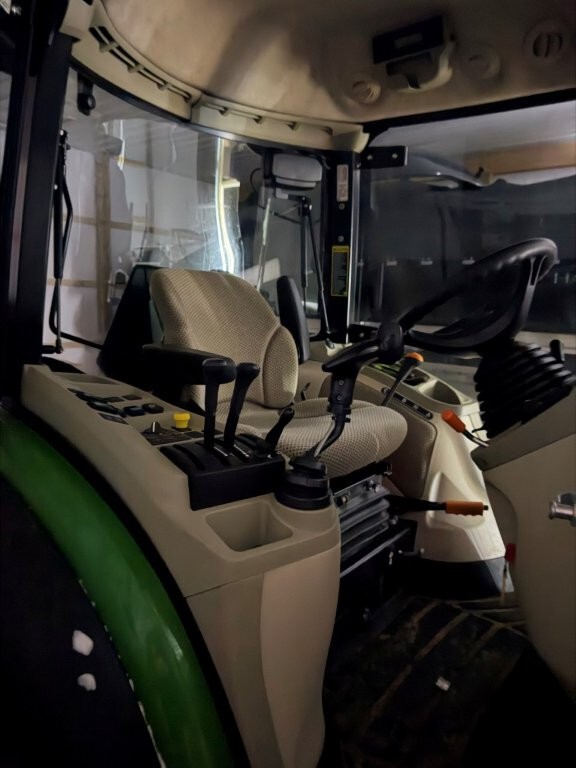 2019 John Deere 4066R Image 3