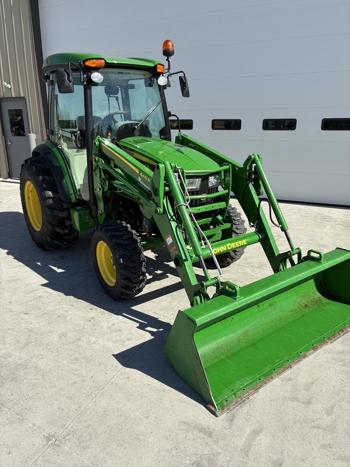2019 John Deere 4066R Image 1