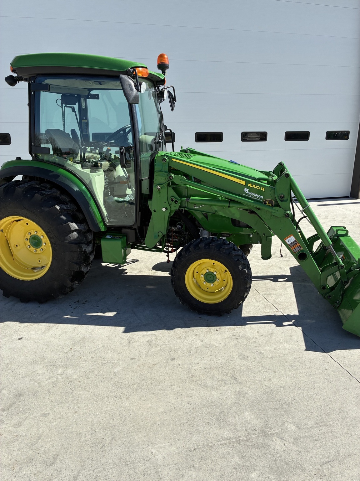 2019 John Deere 4066R Image 2
