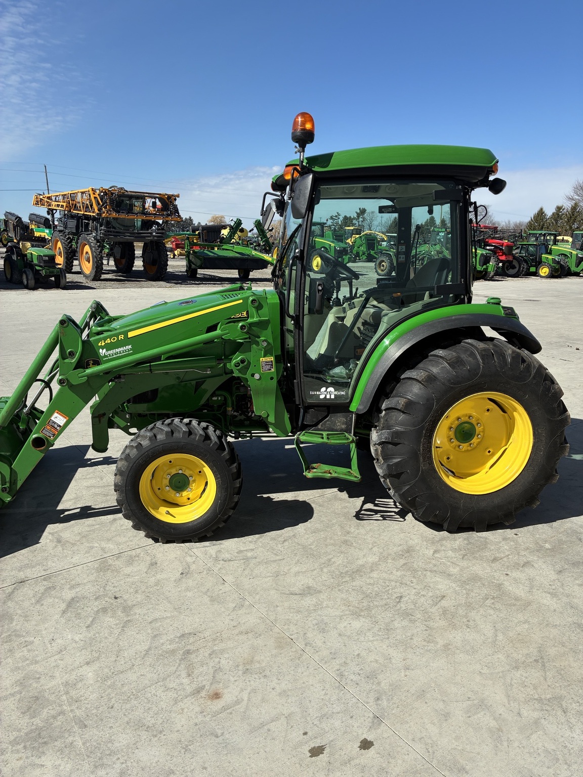 2019 John Deere 4066R Image 6
