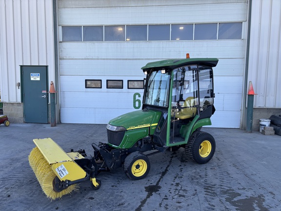 John Deere 2305