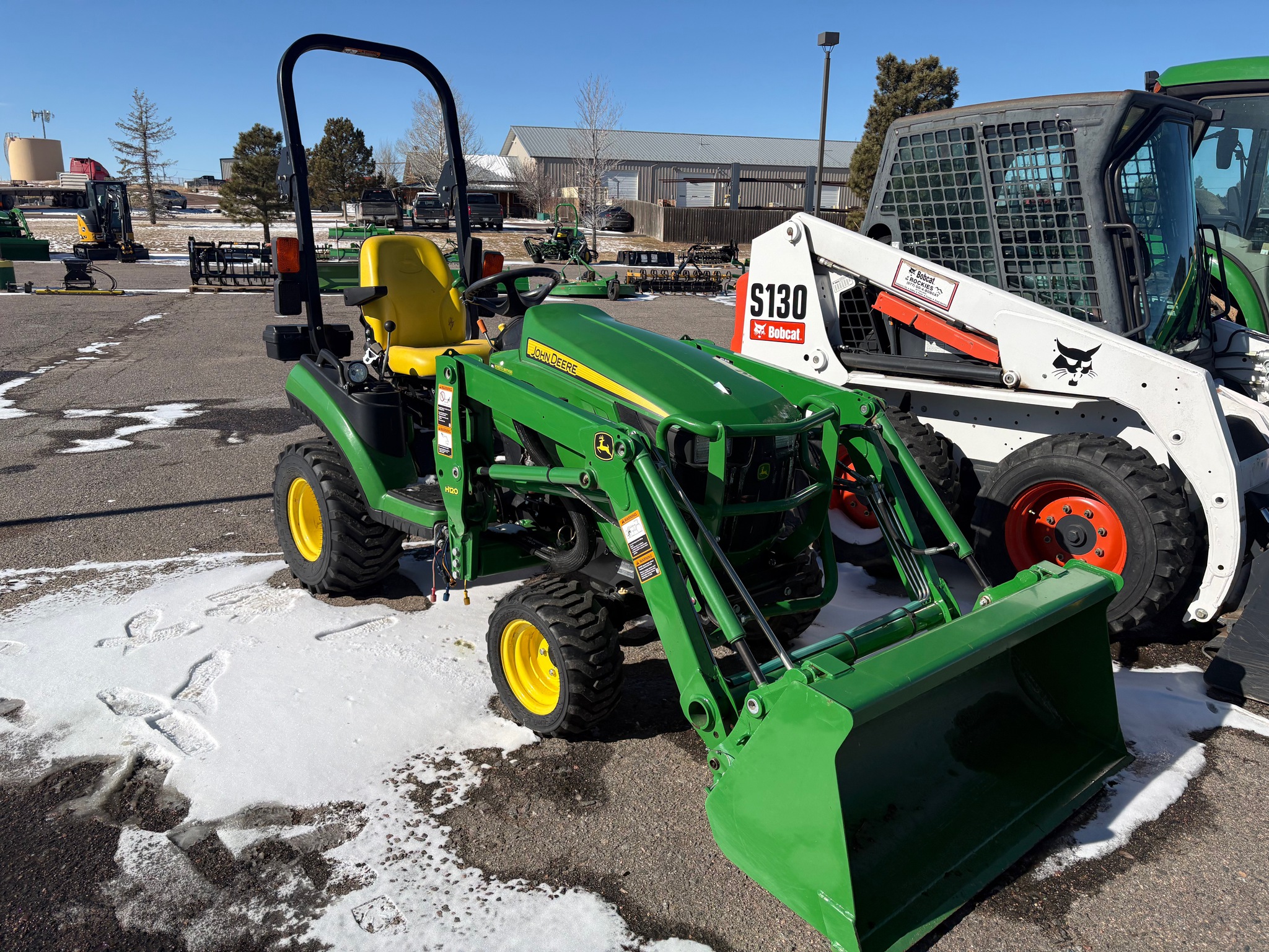 2014 John Deere 1025R Image 1
