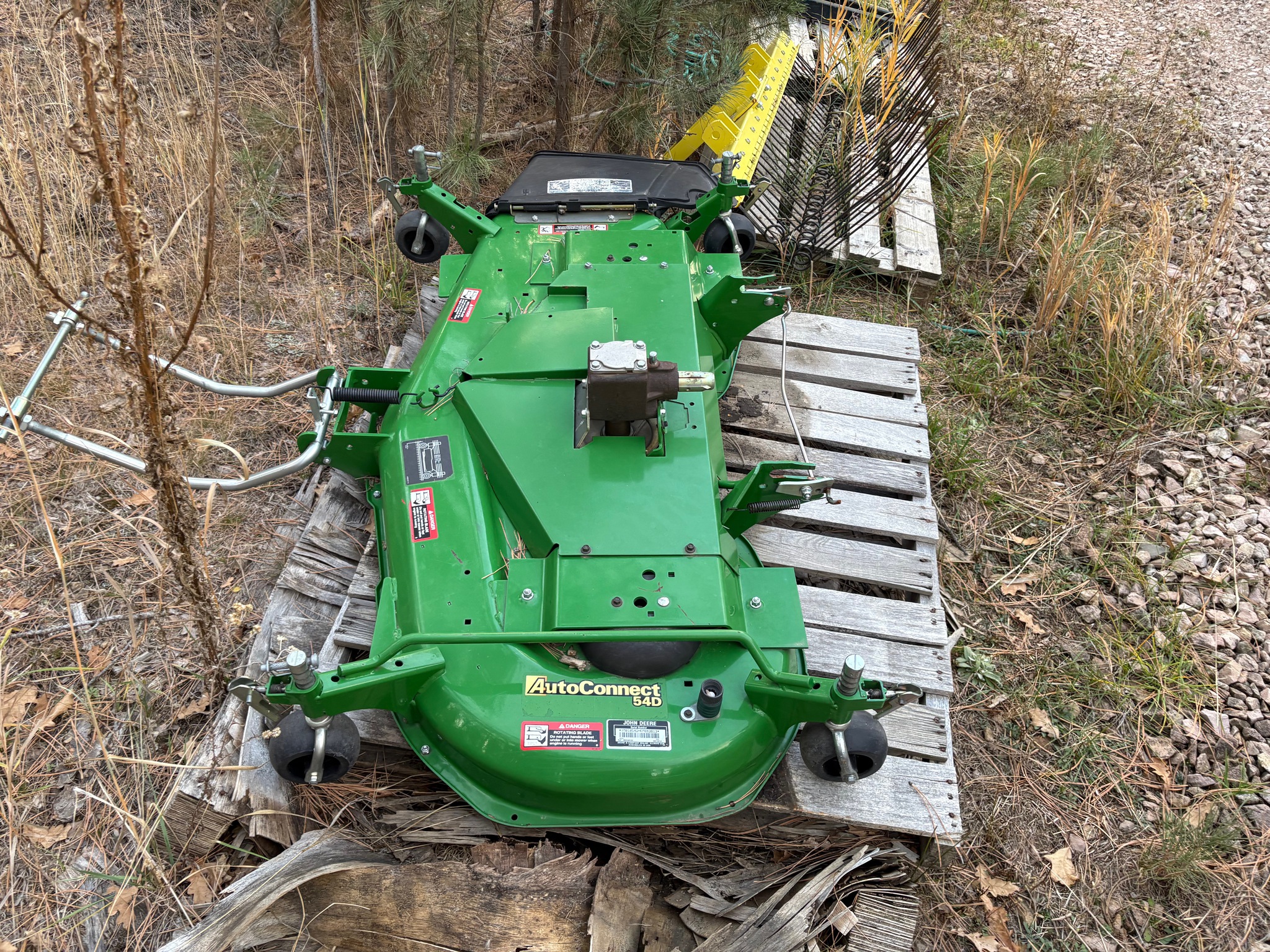 2014 John Deere 1025R Image 6
