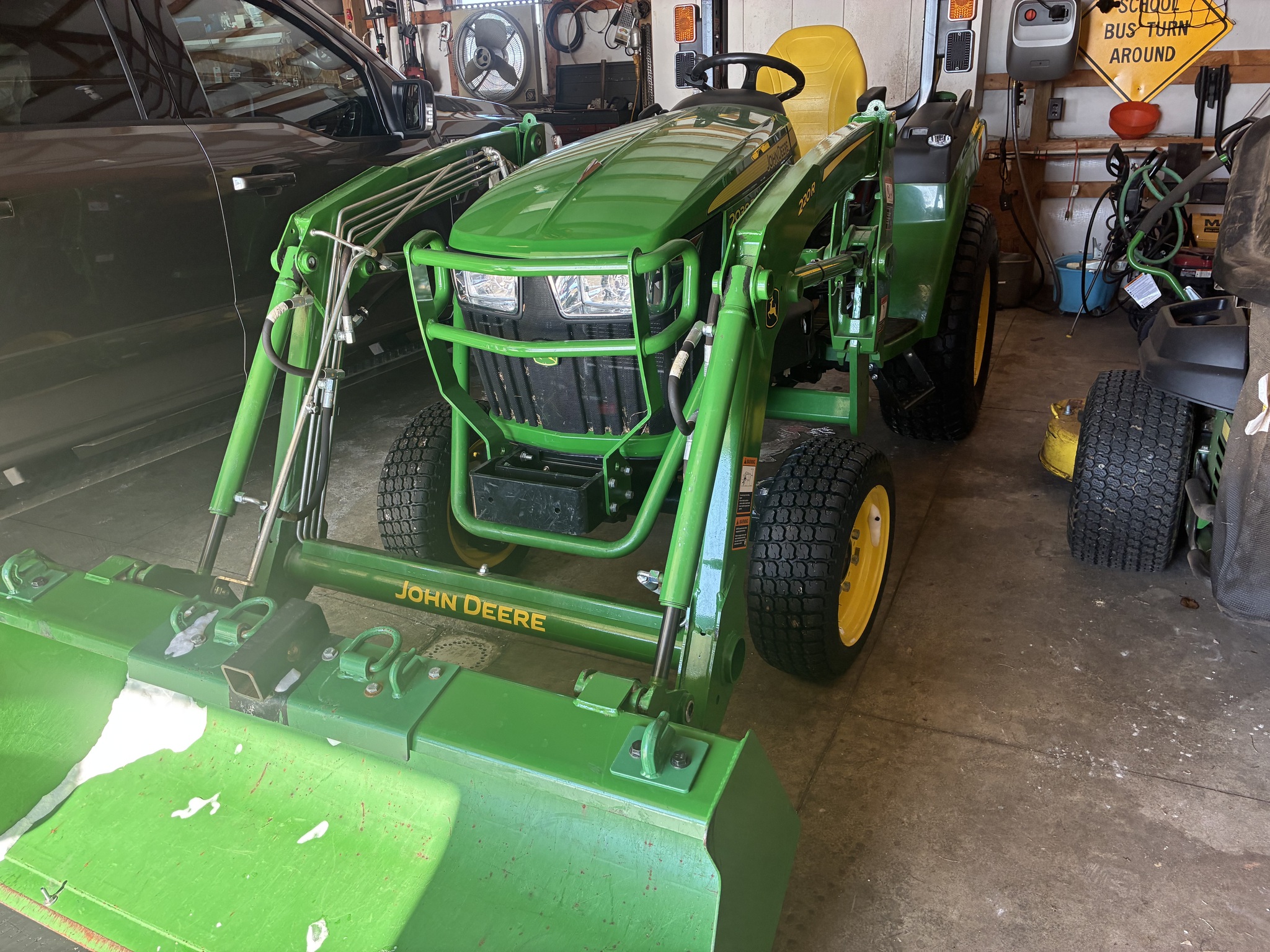 2021 John Deere 2038R Image 3