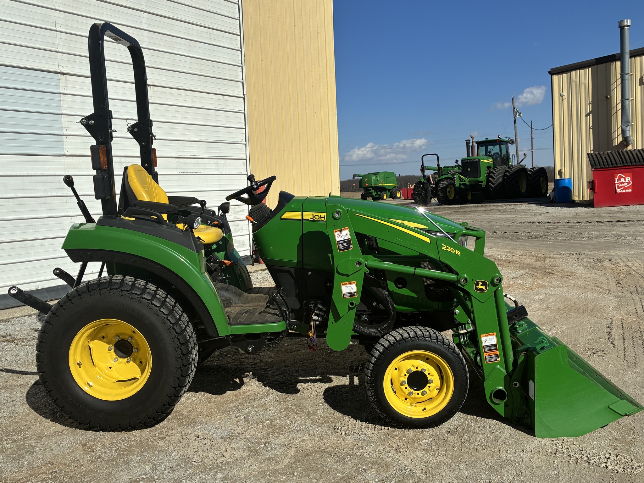 2021 John Deere 2038R Image 2