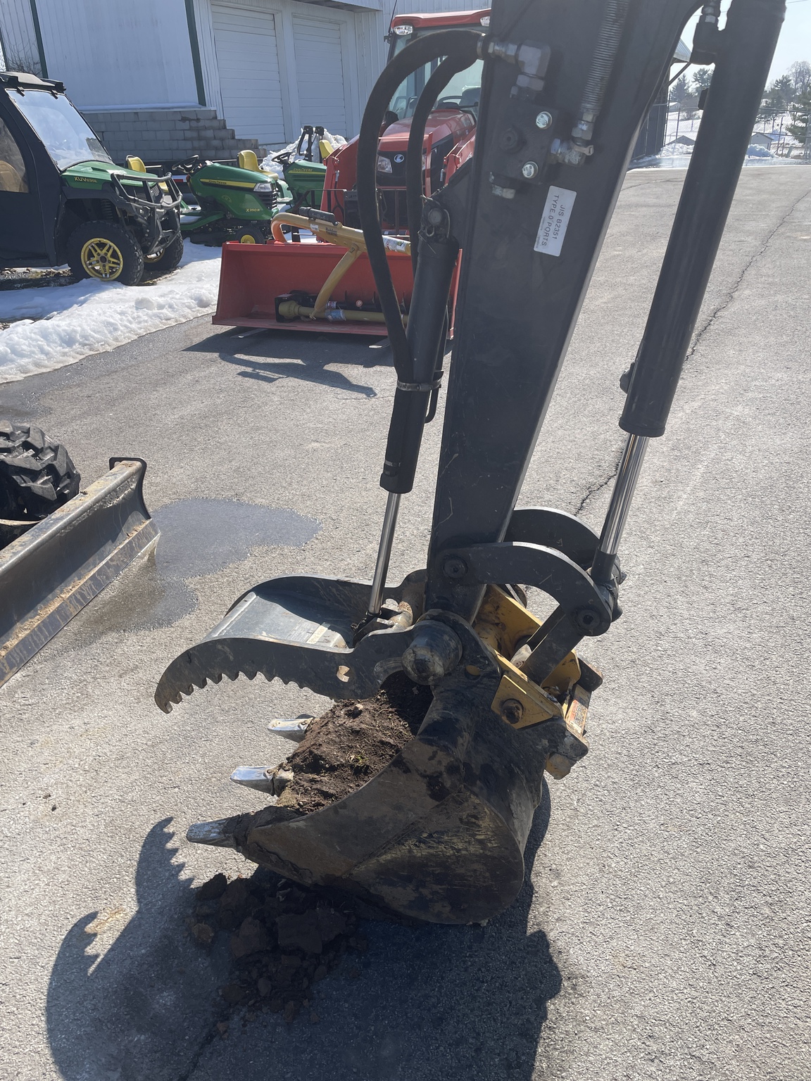 2022 John Deere 26G Image 4