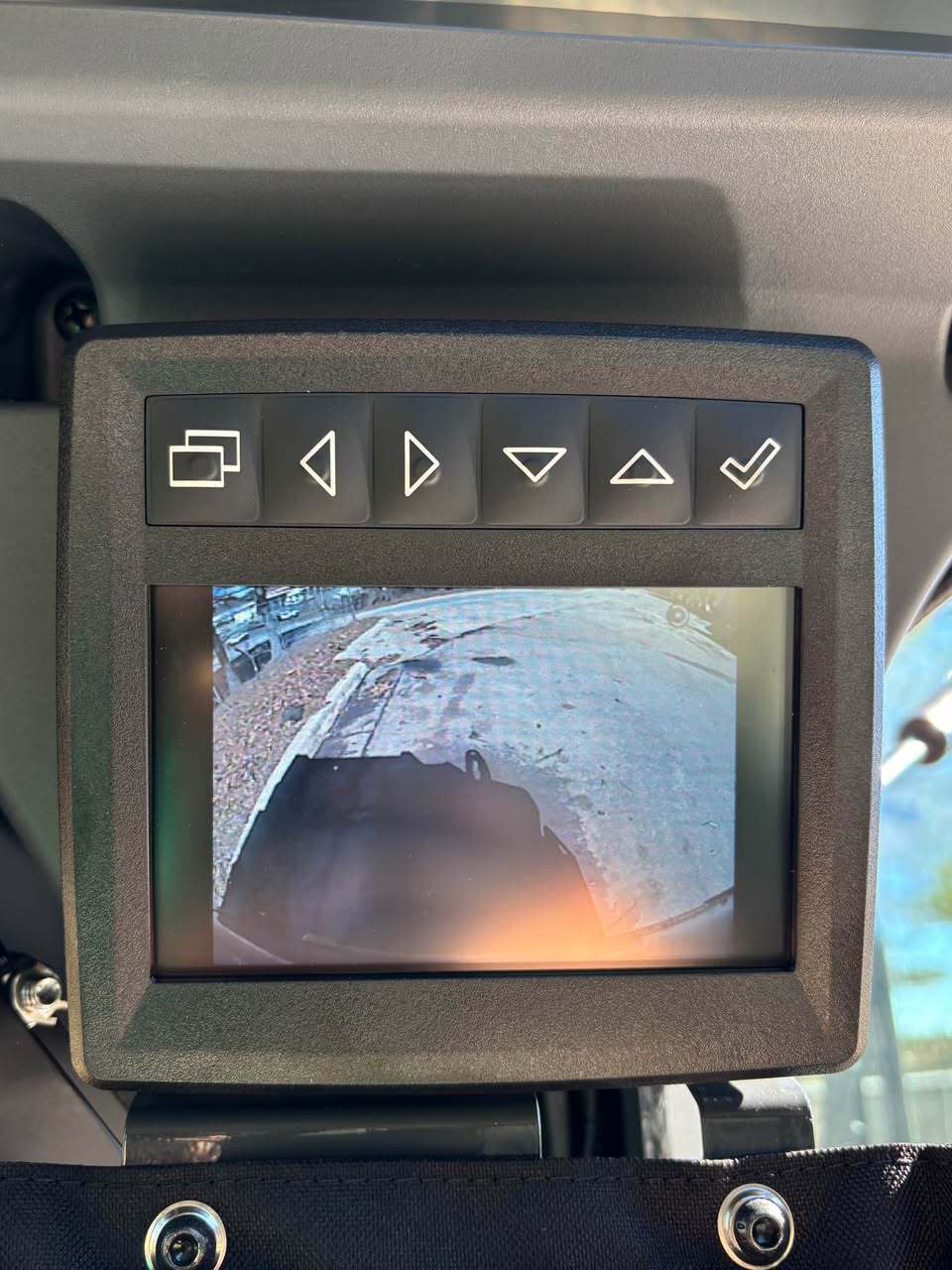 2026 John Deere 325G Image 7