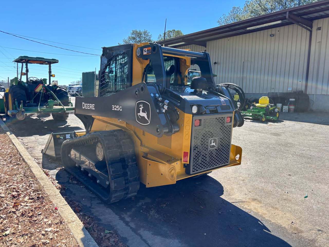 2026 John Deere 325G Image 3