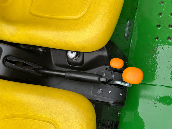 2025 John-Deere TX 4X2