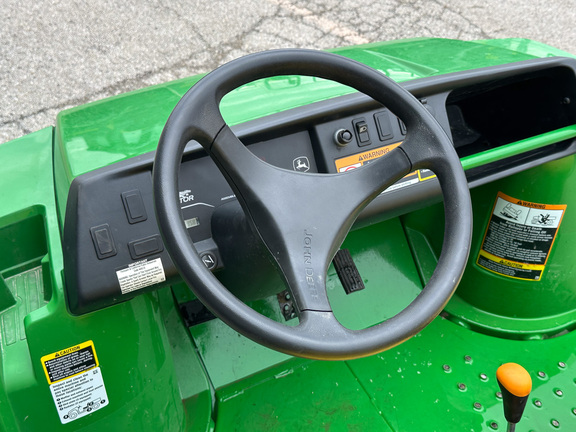 2025 John-Deere TX 4X2