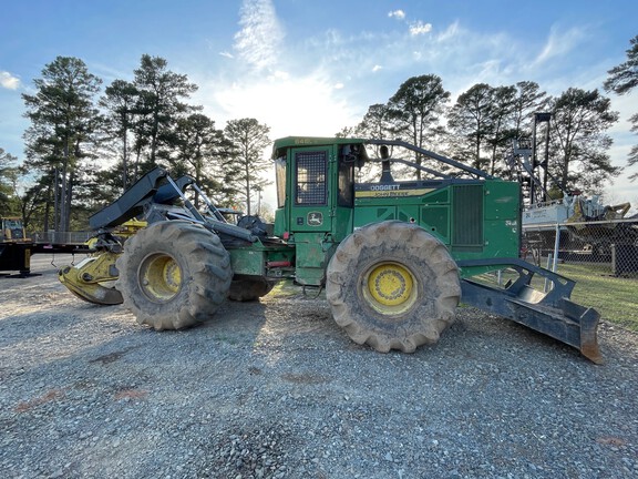 2023 John Deere 648LB