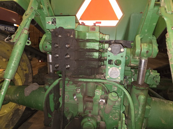 Photo of 2001 John Deere 8410T