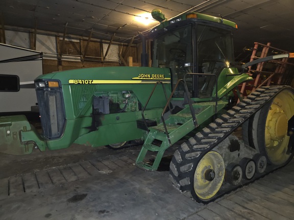 Photo of 2001 John Deere 8410T