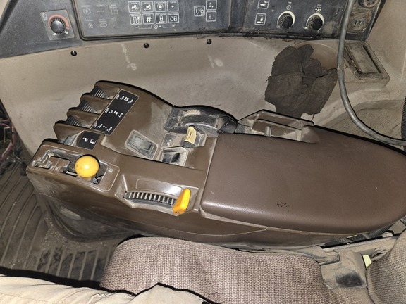 Photo of 2001 John Deere 8410T