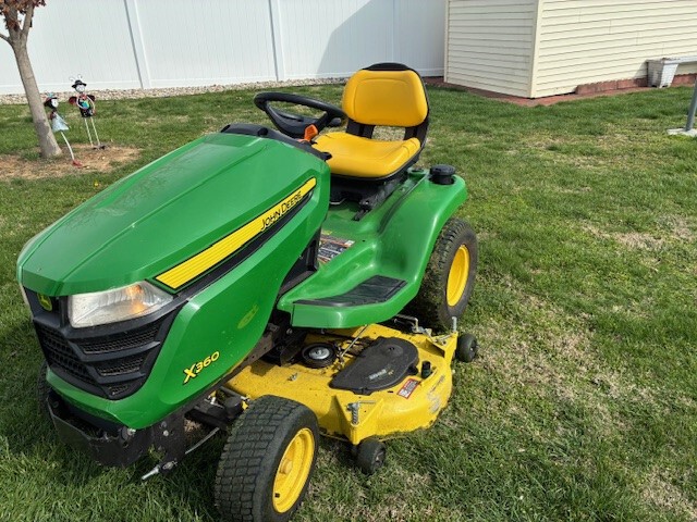 Used 2015 John Deere X360 Lawn & Garden Tractors at Koenig Equipment in Greensburg, IN - PhotoXL0