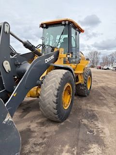 Photo of a 2022 John Deere 524P