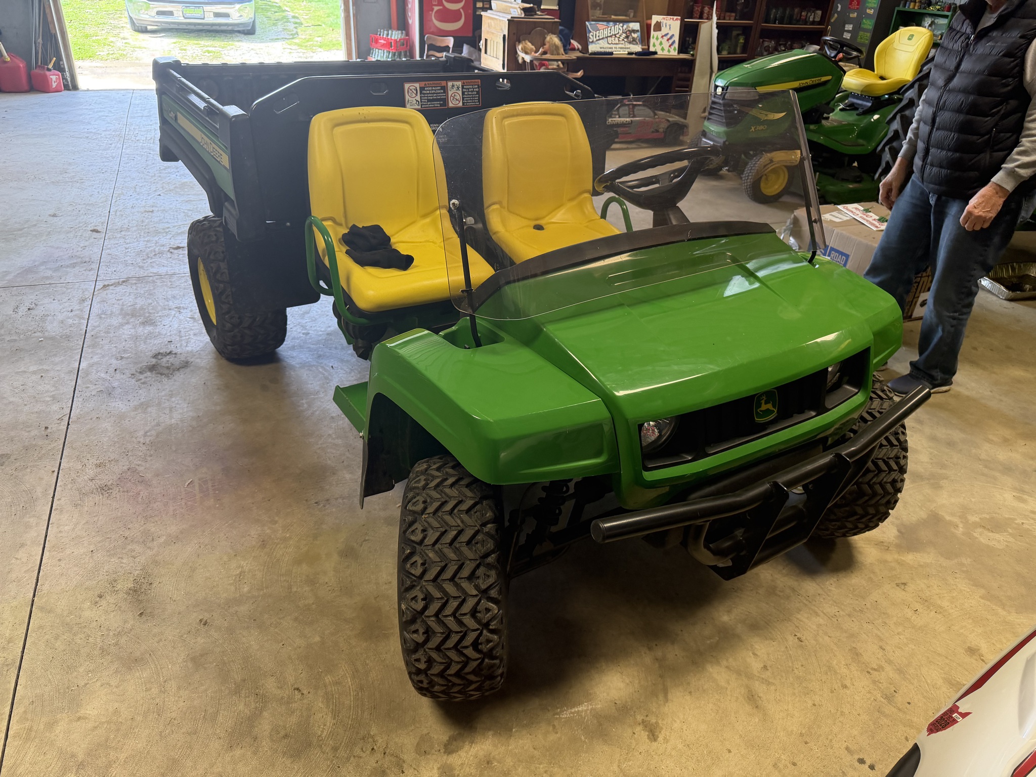 2013 John Deere TX 4X2 Image 1