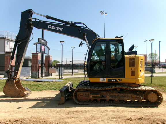 Photo of a 2024 John Deere 135 P