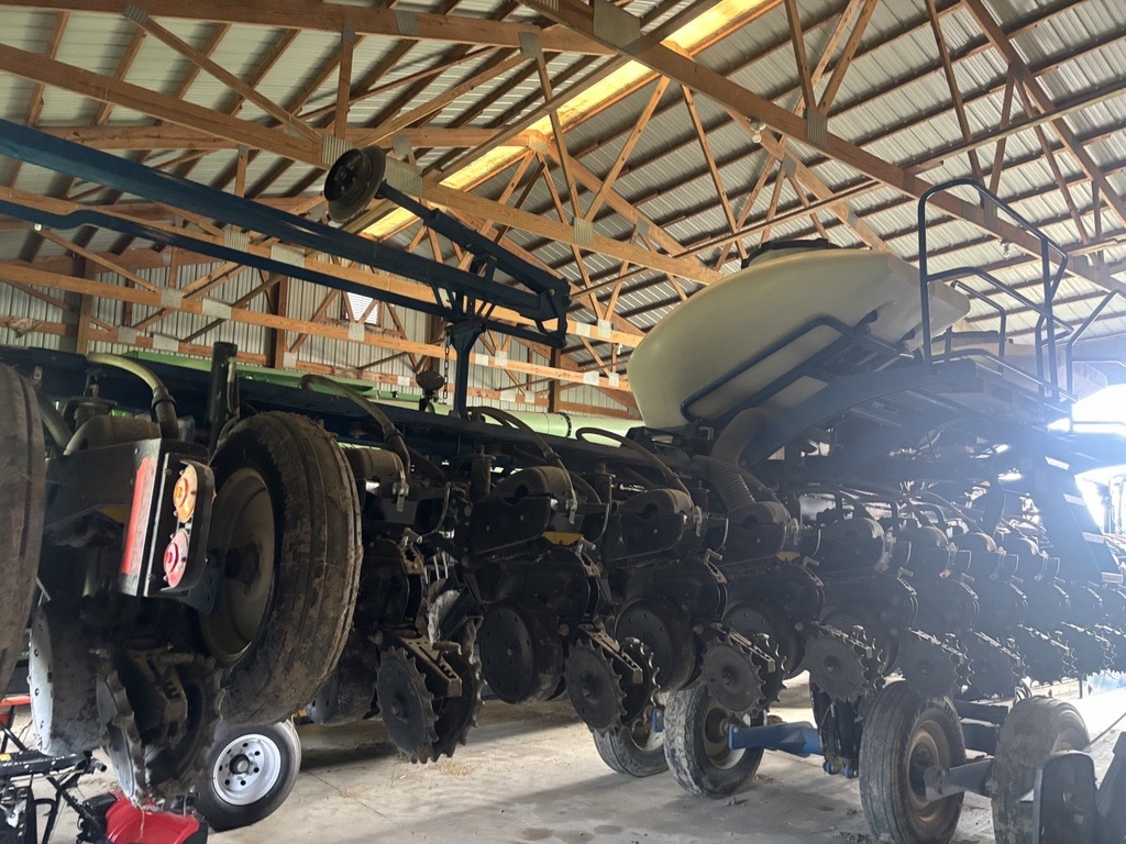 2021 Kinze 3665 Image 1