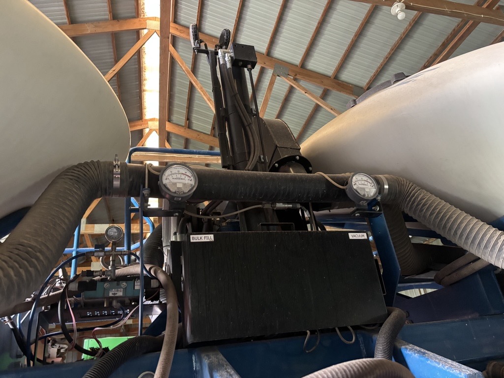 2021 Kinze 3665 Image 11