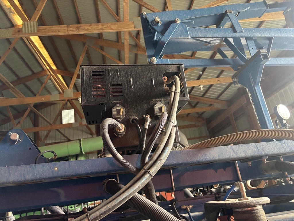 2021 Kinze 3665 Image 9