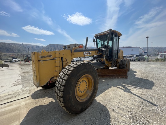 Photo of a 2005 John Deere 872D