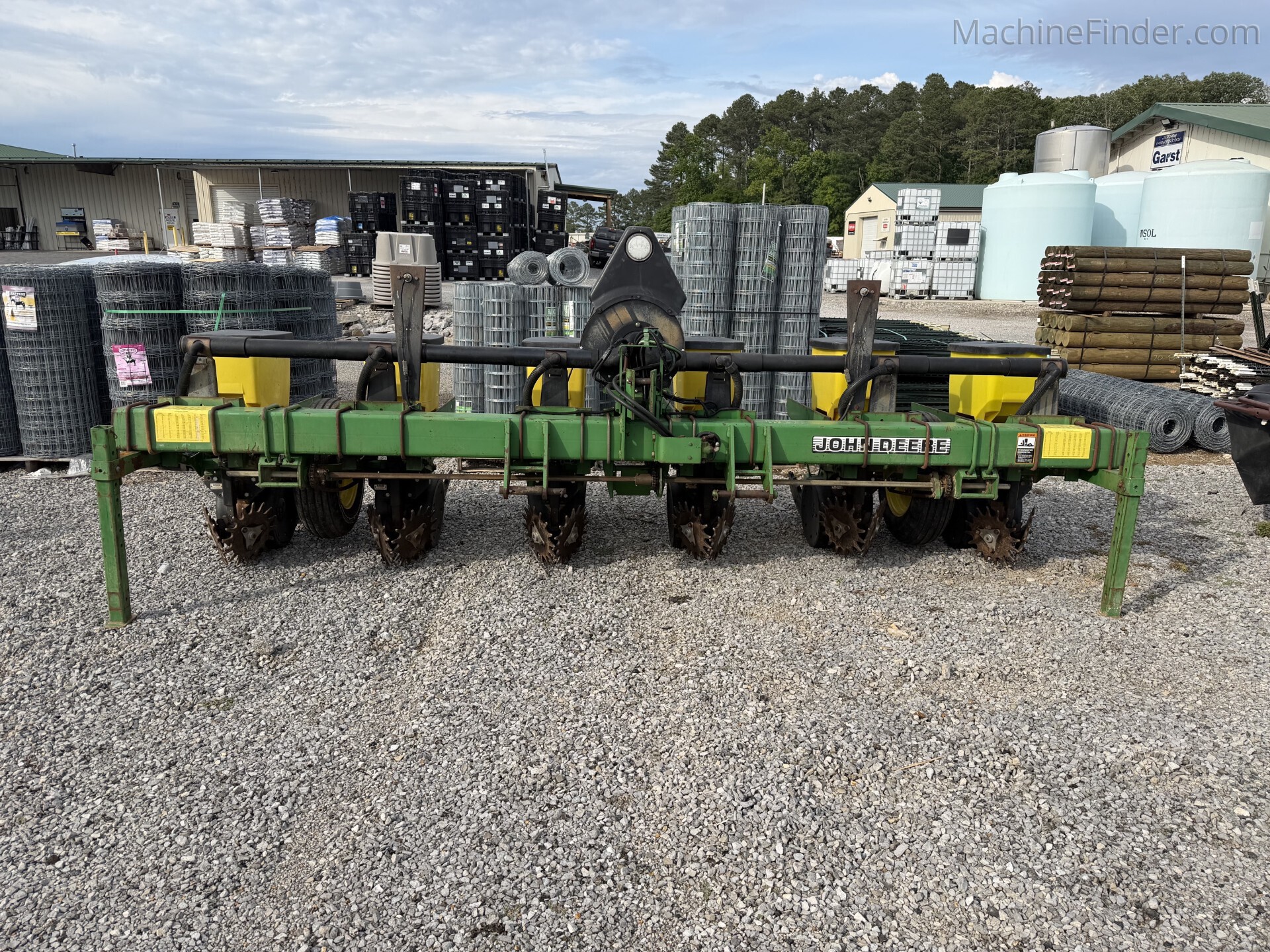 John  1999 John Deere 1700 | Planters: Integral | MachineFinder