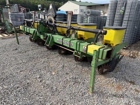 1999 John Deere 1700