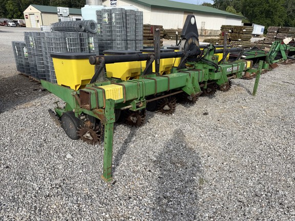 1999 John Deere 1700