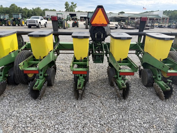 1999 John Deere 1700