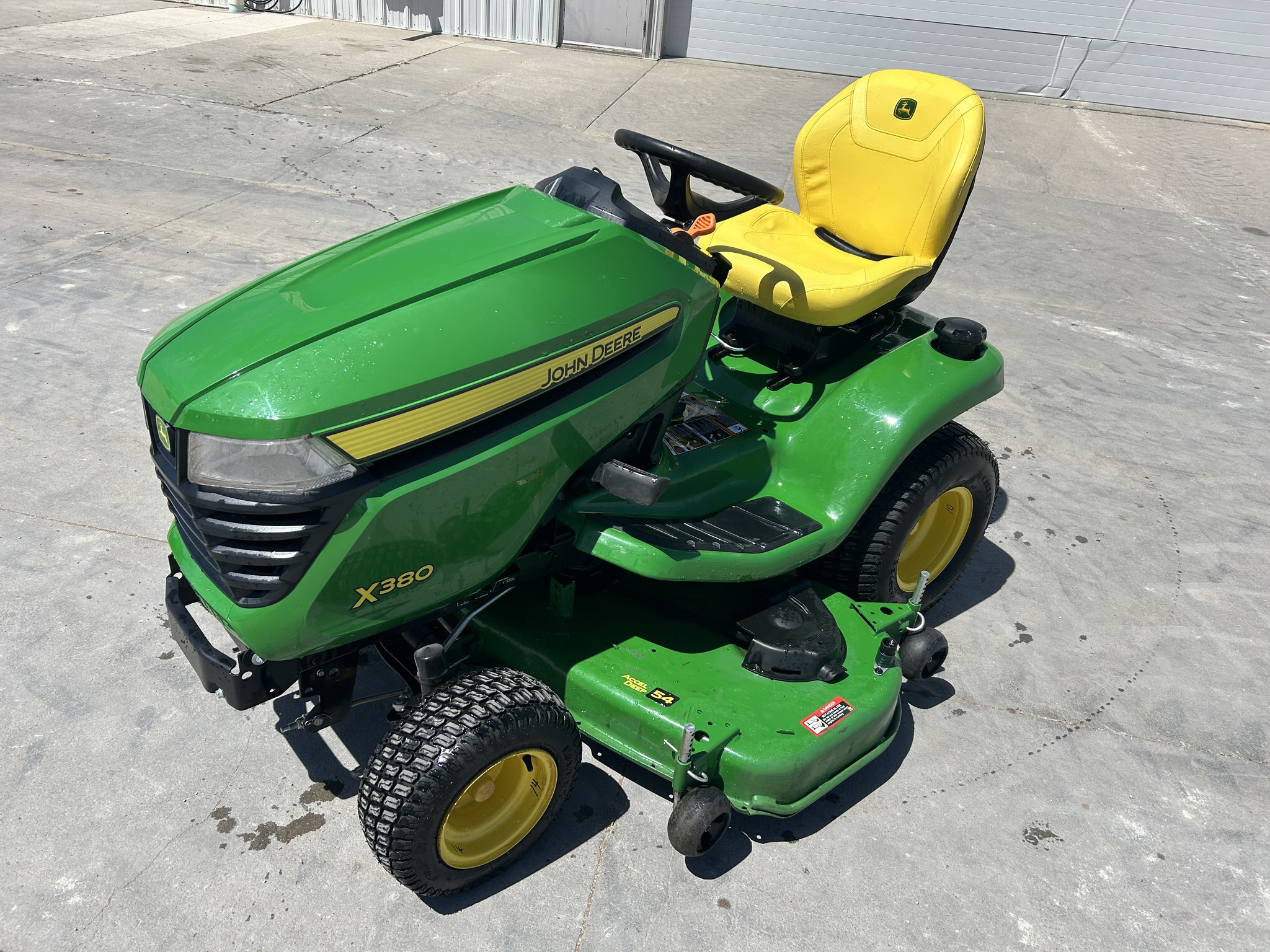 2025 John Deere X380 Image 3