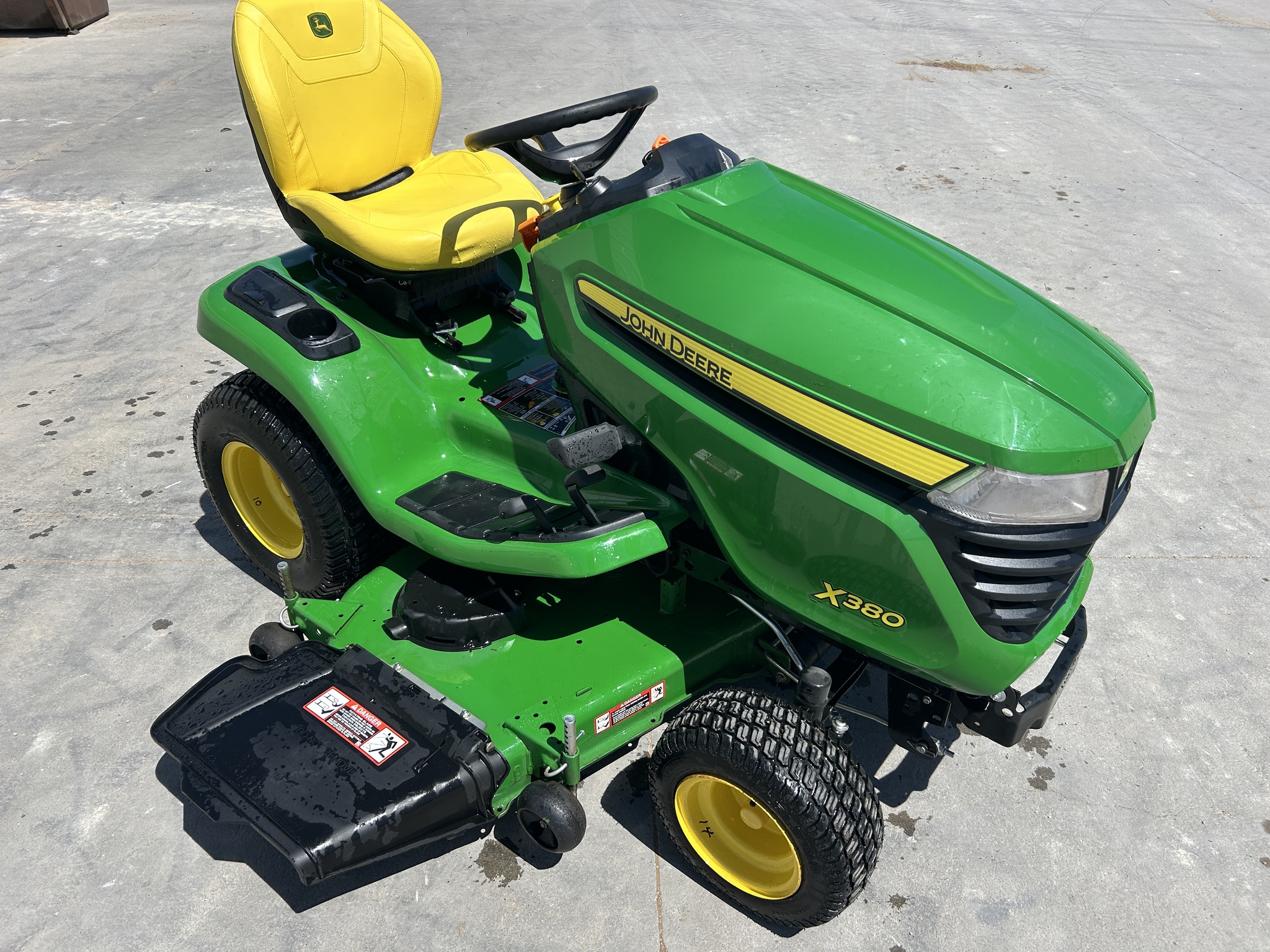 2025 John Deere X380 Image 2
