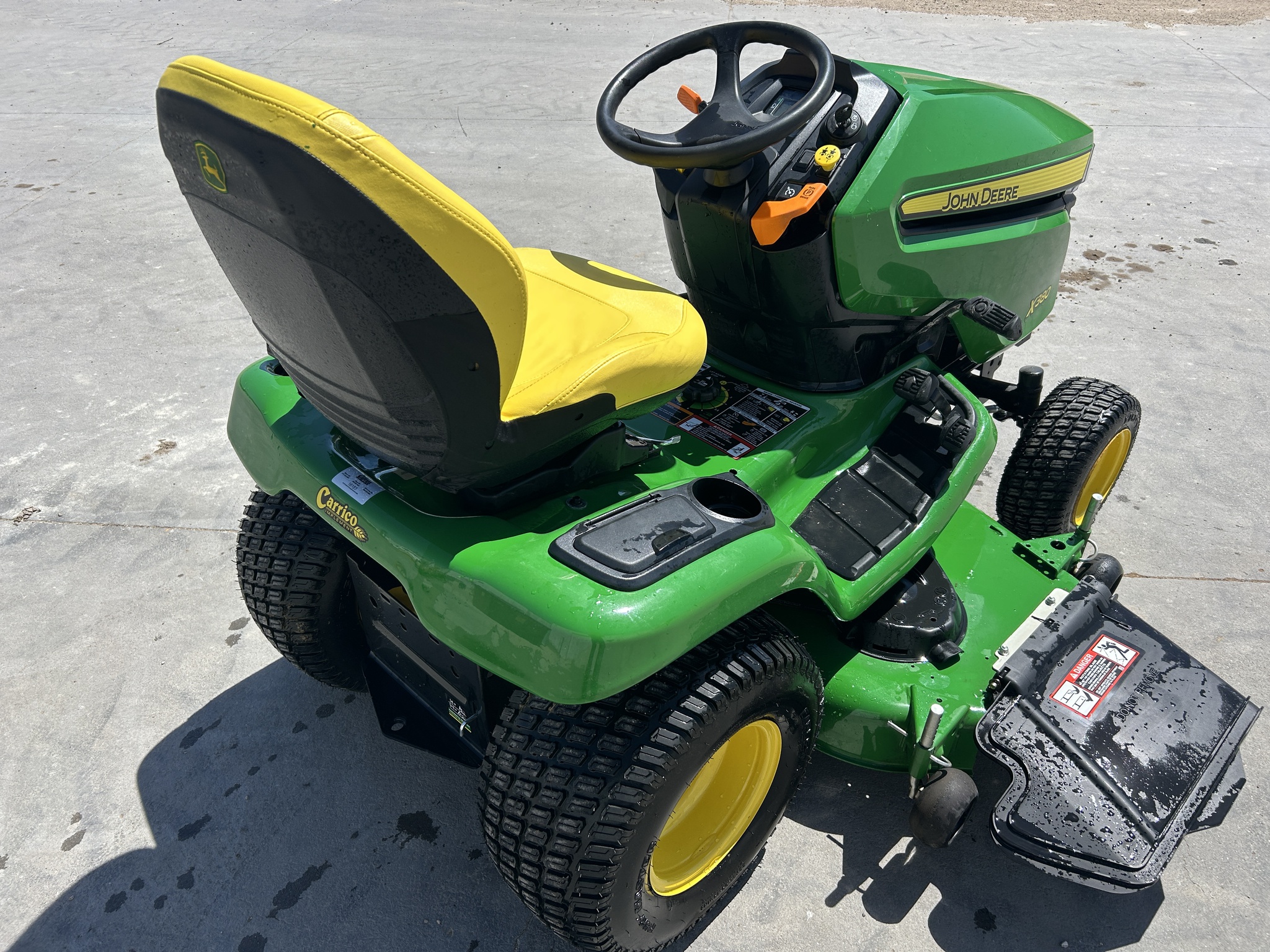 2025 John Deere X380 Image 4