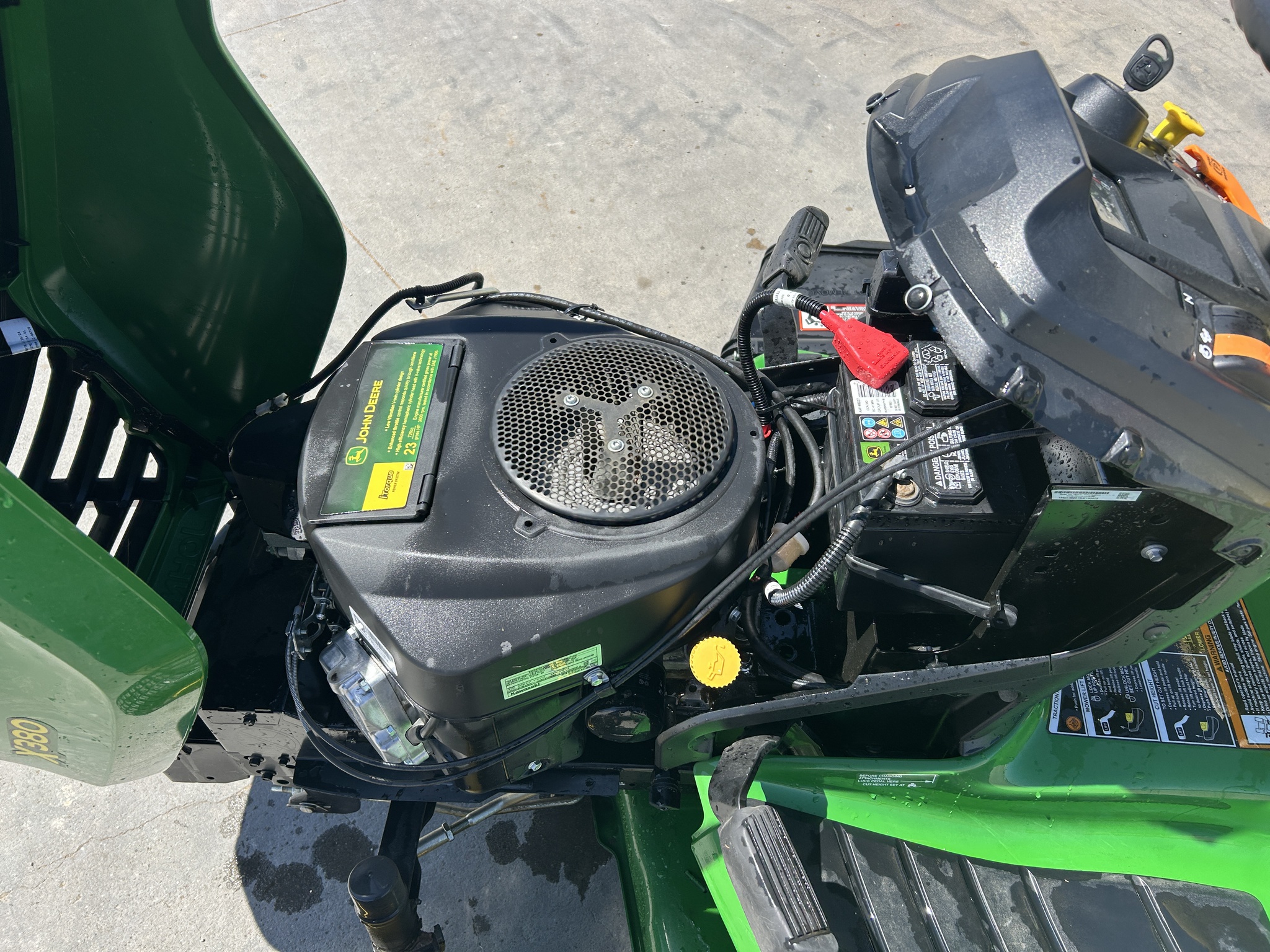 2025 John Deere X380 Image 7