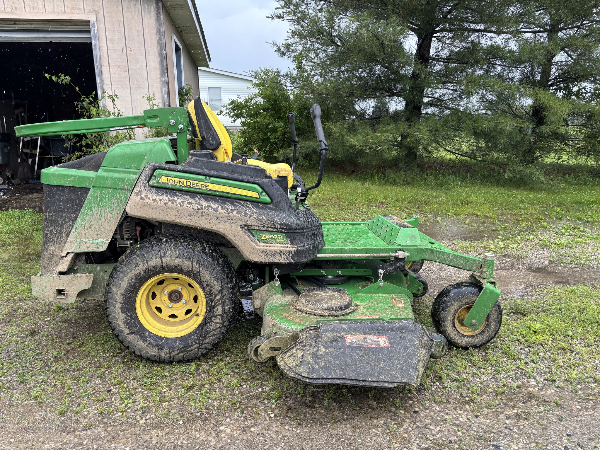 Used 2017 John Deere Z997R Zero Turn Mowers at Koenig Equipment in Urbana, OH - PhotoXL5