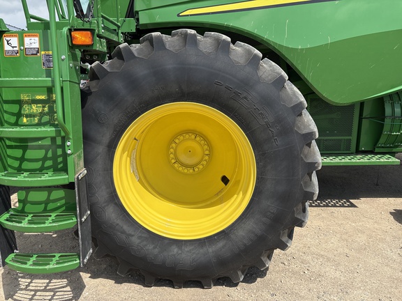 Used 2019 John Deere S780 Combines at Horizon Ag & Turf in Lloydminster, AB - Photo16
