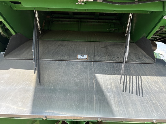 Used 2019 John Deere S780 Combines at Horizon Ag & Turf in Lloydminster, AB - Photo10