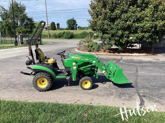 Photo of 2018 John Deere 1025R