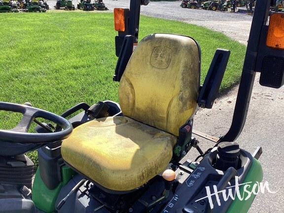 Photo of 2018 John Deere 1025R