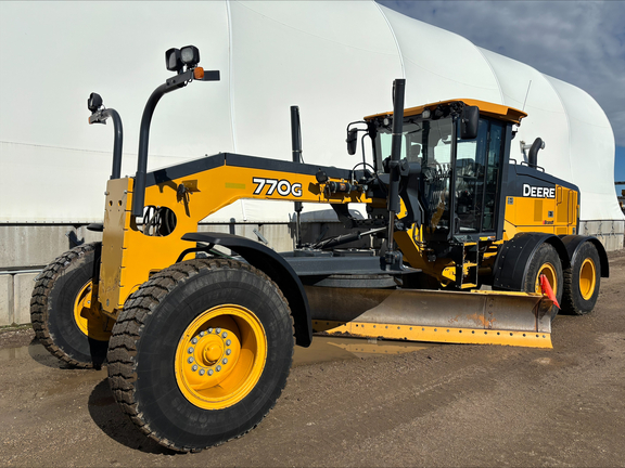 Photo of a 2020 John Deere 770G