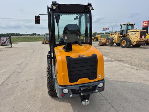 2025 Giant G2700
