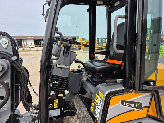 2025 Giant G2700