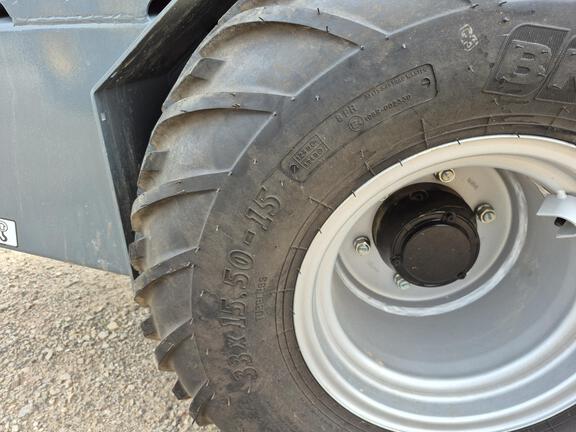 2025 Giant G2700