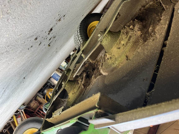 Used 2019 John Deere Z930M Zero Turn Mowers at Horizon Ag & Turf in Lloydminster, AB - Photo2